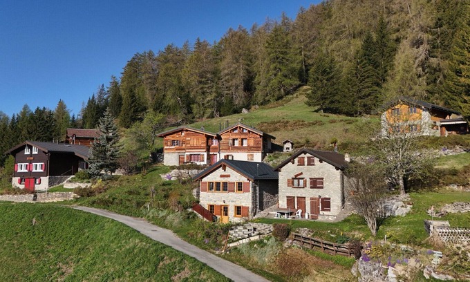 Monteiller Ski Chalet | Discover Zigzag sur les Pistes d'Anzère: Family-Friendly Getaway