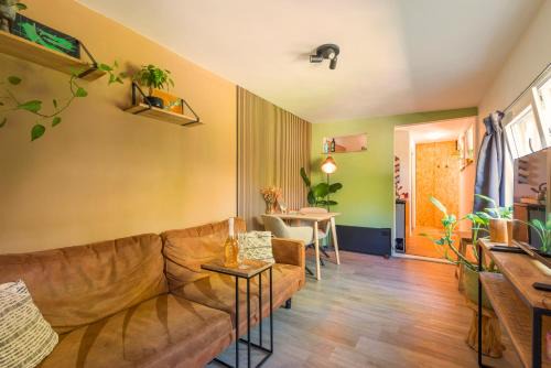 Municipality of Nijmegen Apartment | Cozy Tiny House with Kitchen, Bathroom & Bike Rentals