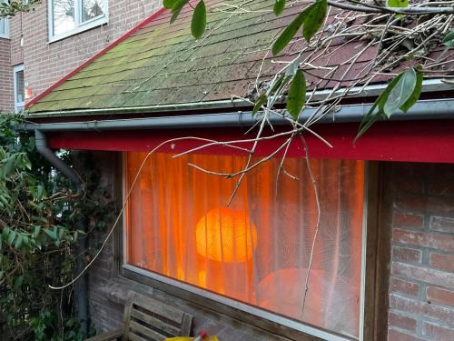 Utrecht Apartment | Cozy Tiny House for 2 with Private Garden & Hot Tub