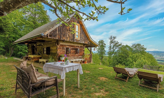 Crnomelj Ski Chalet | Cozy Tiny House for Two in Dragatuš, Slovenia
