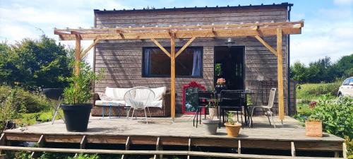 Saint-Brieuc-de-Mauron Other | Charming Tiny House Retreat: Guest Rated 9/10 & Family-Friendly
