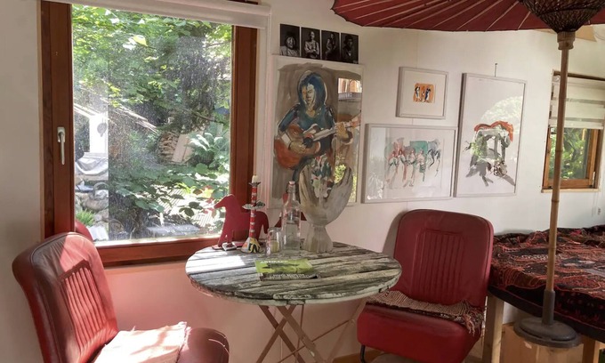 Bad Waldsee House | Cozy Tiny House with Pet-Friendly Amenities and Breakfast