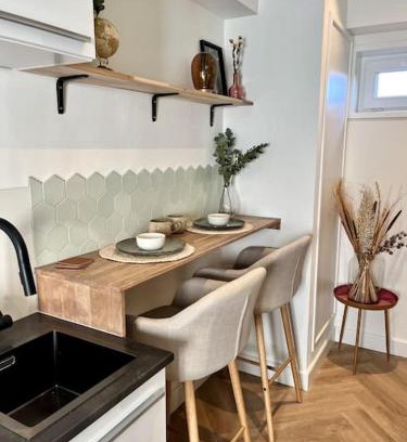 Municipality of Aalsmeer Apartment | Cozy Tiny House in Aalsmeer Near Schiphol & Amsterdam