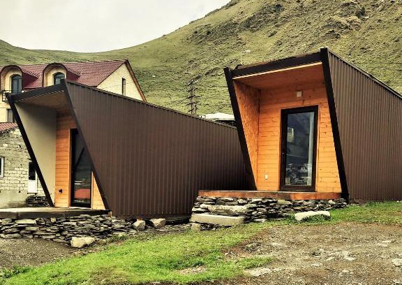 Stepantsminda House | Cozy Tiny House Kazbegi: Pet Friendly and Guest Rated 9.4