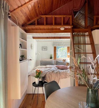 Ranzig Apartment | Cozy Tiny House with Garden Near the Lake