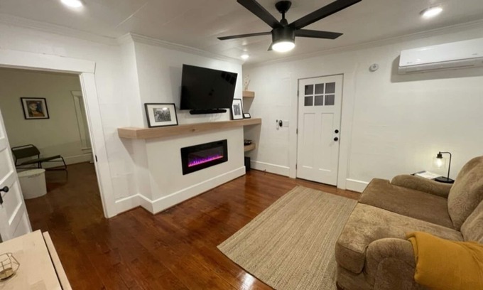 Norfolk House | Cozy Tiny House by the Beach with Pet-Friendly Amenities