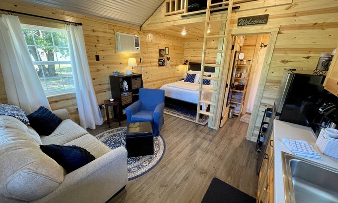 Grandview Cabin | Beautiful Tiny House on the Farm with Ocean Views