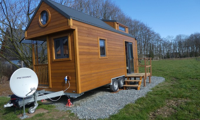 Bernieres Cottage | Cozy Tiny House Oscar Meadow with Oceanfront Views