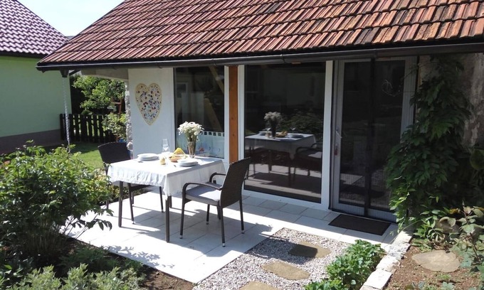 Prestranek Cottage | Discover a Cozy Tiny House Near Postojna with Breakfast