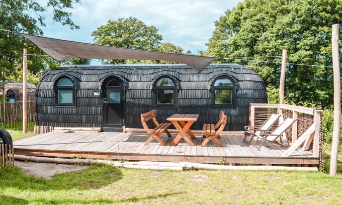 Belau Apartment | Cozy Tiny Igloo Elrond with Oceanfront Views on Lake Belau