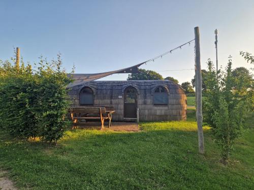Belau Apartment | Cozy Tiny Igloo Joergensen – Family-Friendly Retreat