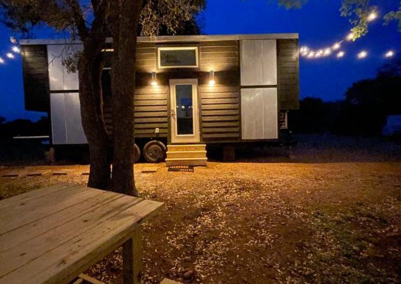Blanco House | Inviting Tiny Islands Resort: Family & Pet Friendly Retreat