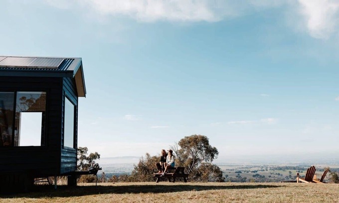 Duramana Cabin | Pet-Friendly Tiny Ruby Hotel with Family Amenities Await