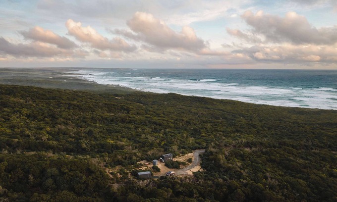 Nugara Cabin | Experience Oceanfront Comfort at Tiny Rupetta Hotel