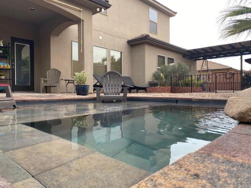 St. George House | Discover Tiny RV Stone Pool Inn: Pet-Friendly Oasis Near Zion