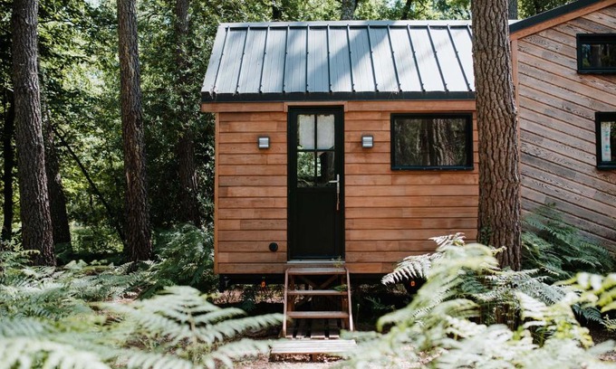 Saint-Quentin-les-Beaurepaire Cabin | Discover Tiny Stay Ecolodge: Pet-Friendly & Family Approved