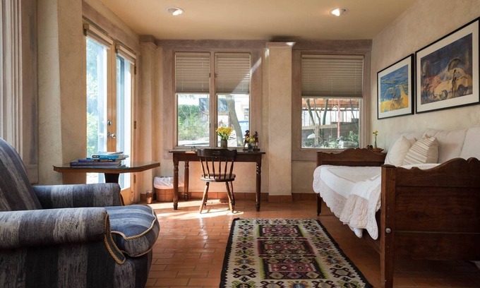 Clarksville Apartment | Charming Ocean View Retreat with Spa & Breakfast Included