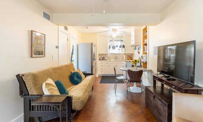 Clarksville House | Elegant Oceanview Escape: Guest Rated 9.8 with Spa & Pool