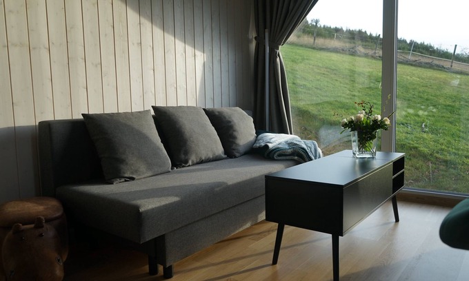 Birkelback Apartment | Cozy Tinyhouse with Scenic Views and Garden Retreat