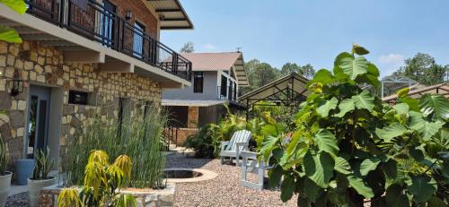 Francisco Morazan Ski Chalet | Explore Tinyhouses Amidst Tropical Gardens & Pool Access