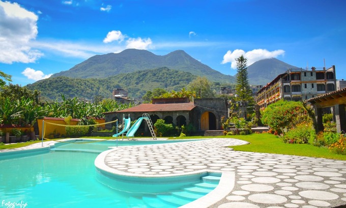 Santiago Atitlan Hotel | Discover Tiosh Abaj: Family-Friendly with Pool & Spa