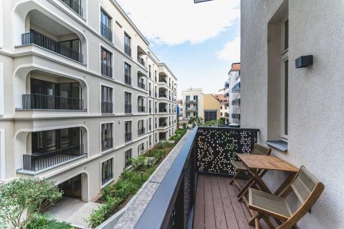 Innere Neustadt Apartment | Central Apartment for 6: Pet-Friendly & Highly Rated Stay