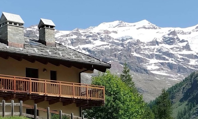 Tschaval Apartment | Discover TIP VICTORY SUB 14 with Ocean Views in Gressoney