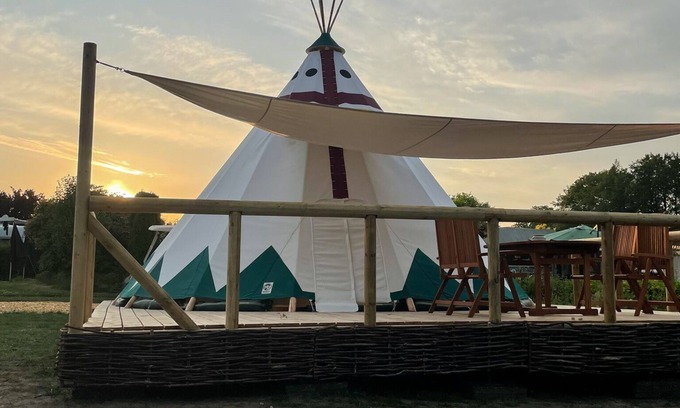 Belau Apartment | Unforgettable Tipi Apaches at Lake Belau with Ocean Views