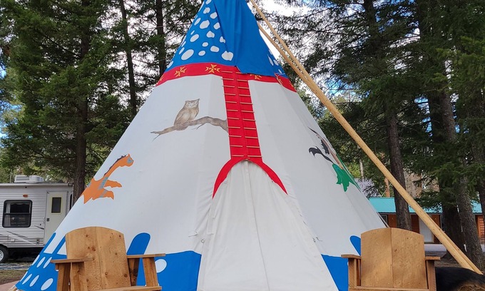 Lincoln RV Rental | Refresh in Mountain Air Under Towering Pine Trees!