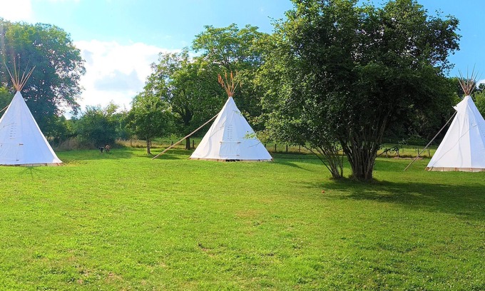 Pisseloup House | Family-Friendly Tipi Indien Experience in Haute Marne
