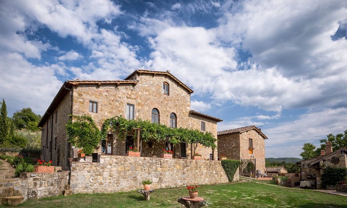 Greve in Chianti Villa | Charming Tuscan Villa with Pool and Spa in Chianti