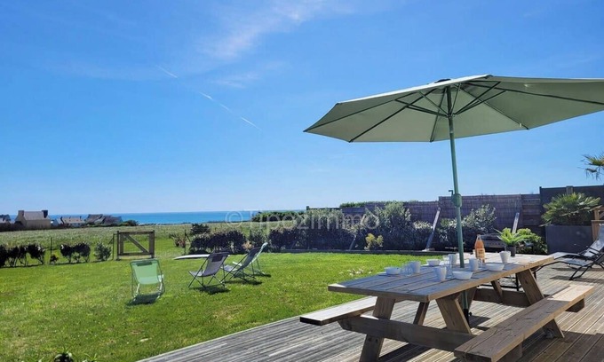 Pouldreuzic House | Idyllic Tipoz'immo House with Sea View & Pet-Friendly Garden