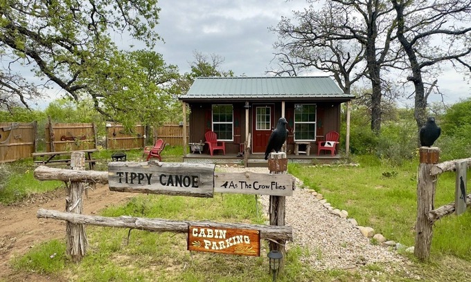 Voca Cabin | Unique Cabin Getaway at Tippy Canoe near Castell
