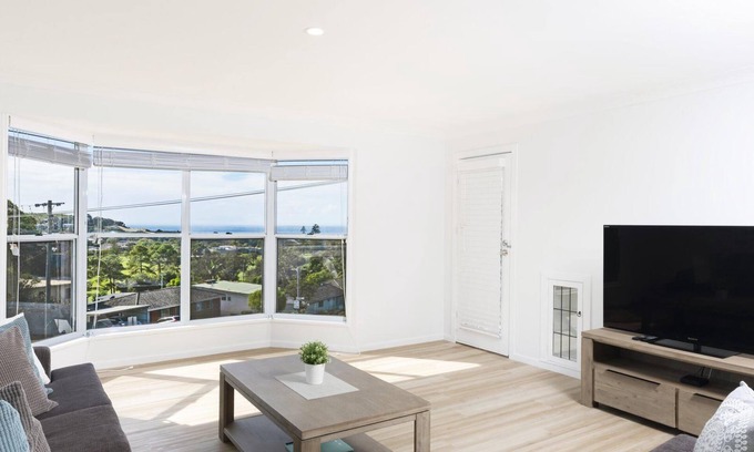 Forster House | Experience Tiro Moana: Pet-Friendly Retreat with Pool