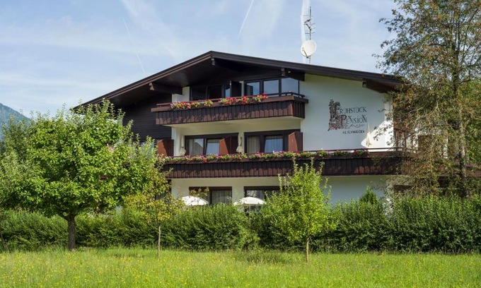 Niederndorf Apartment | Family-Friendly Tirol Appartements Schwaiger with Breakfast