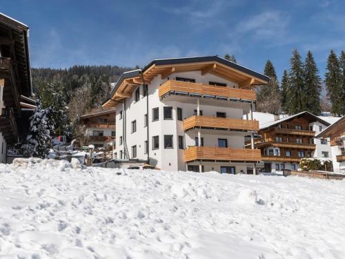 Oberau Apartment | Family-Friendly Escape at Tirolee Marchegg EG Hotel