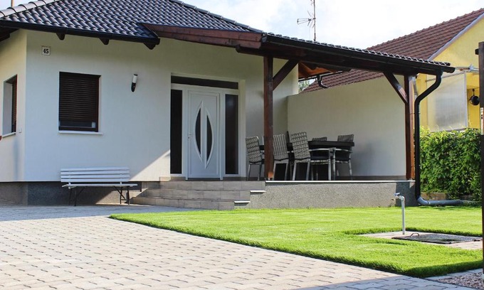 Tiszakecske House | Tisza Dream Apartman: Family-Friendly Stay with High Ratings