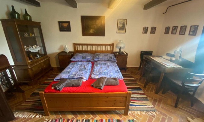 Tiszadada House | Pet-Friendly Tiszakanyar Vendégház with Oceanfront Views