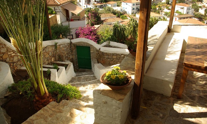 Hydra House | Experience Titanas Hydra: Top-Rated Stay with Spa & Hot Tub