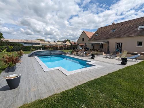 Mareau-aux-Bois House | Family Retreat with Heated Pool & Garden near Orléans Forest