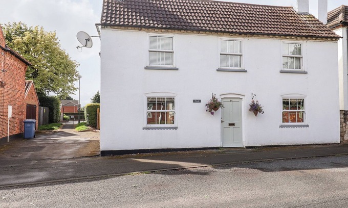 Clumber Park Cottage | Pet-Friendly TIVOLI Cottage: 10/10 Guest Rating & Amenities