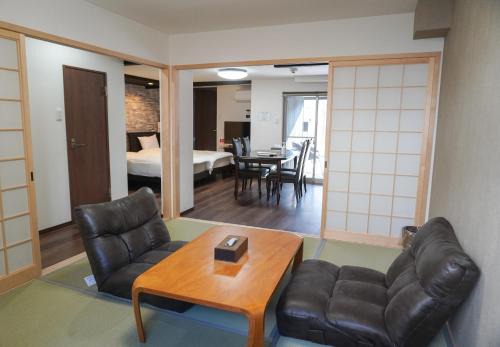 Sumoto Onsen Apartment | Discover Tiz 海岸通り: Family & Pet-Friendly Getaway