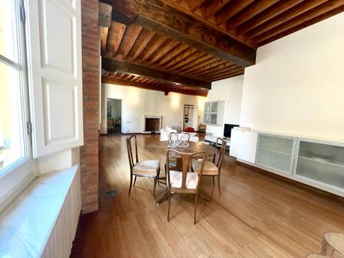 Lucca Historical Center Apartment | Family-Friendly Comfort at Tizzi's Home - 4-Star Stay