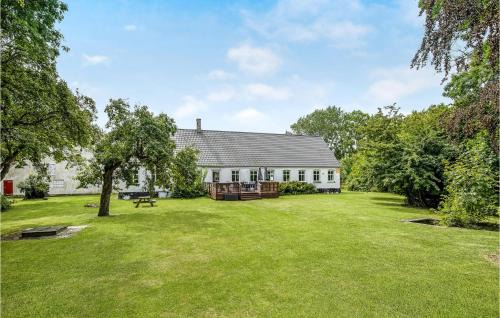 Spidsegard House | Discover Tjørnebygaard: Family-Friendly with Hot Tub