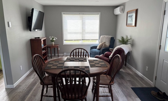 Ellenburg Depot Bed & Breakfast | TKW Farms 361A Four Season B&B. No Pets.