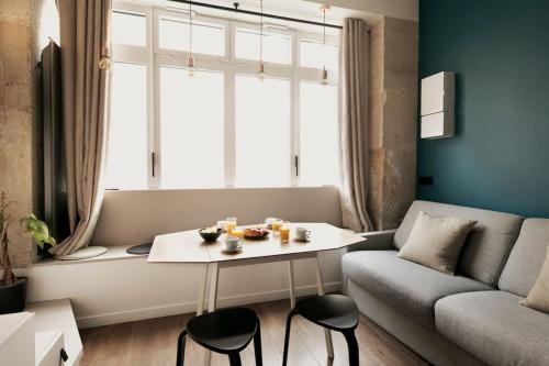 Les Amandiers Apartment | Comfortable Retreat with Air Conditioning near Père Lachaise