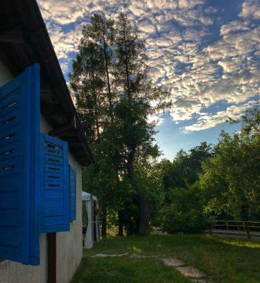 Osie House | Welcoming Tleniowo: Kid-Friendly Retreat with Kitchen Access