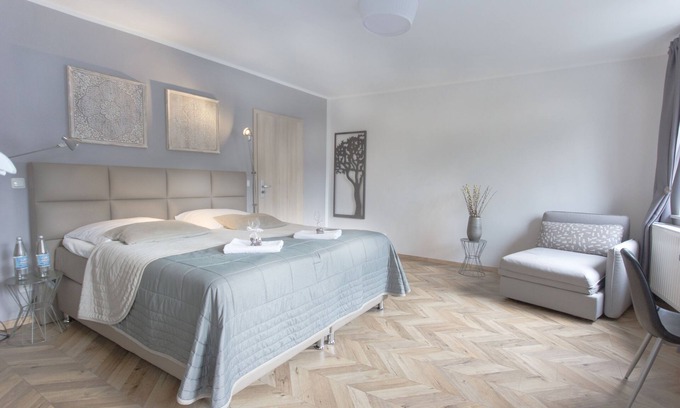 Innenstadt-Ost Hotel | Charming Tm Suites: Family-Friendly with Breakfast Included