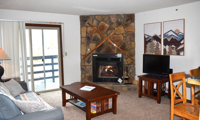 Timberline Condo | Budget-Friendly Condo with Lake View - Perfect for Families!