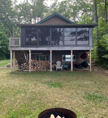 Lac du Flambeau House | Family-Friendly TnT Cabin on Plummer Lake - Rated 9/10